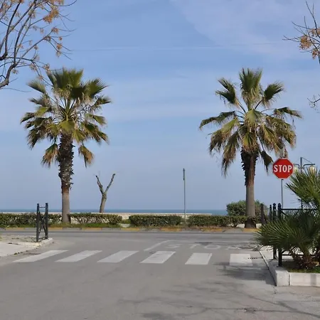 Elegante A Due Passi Dal Mare Монтесильвано